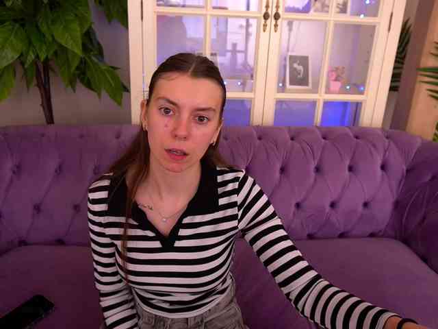 NicoleInfinity webcam