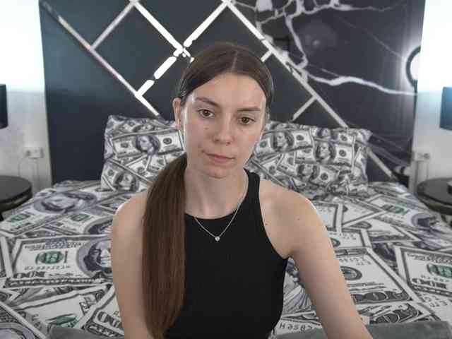 NicoleInfinity webcam