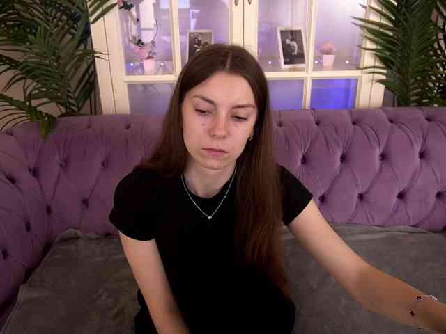 NicoleInfinity webcam