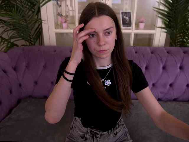 NicoleInfinity webcam