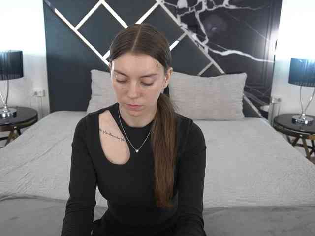 NicoleInfinity webcam