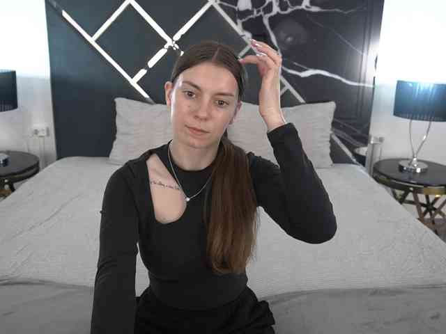 NicoleInfinity webcam