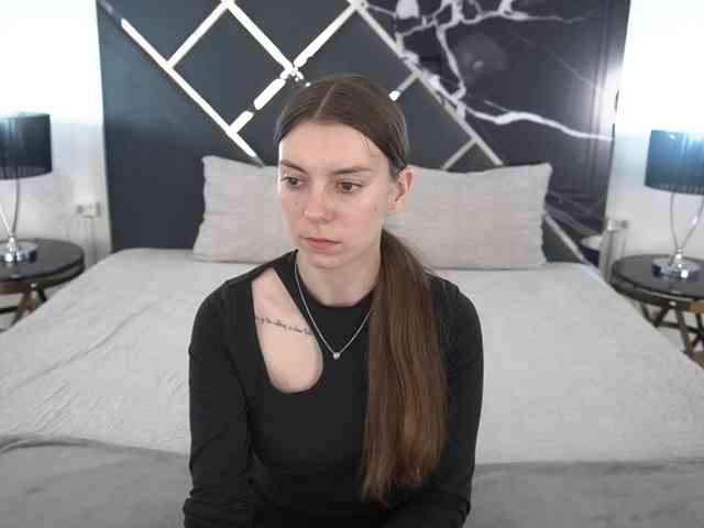 NicoleInfinity webcam