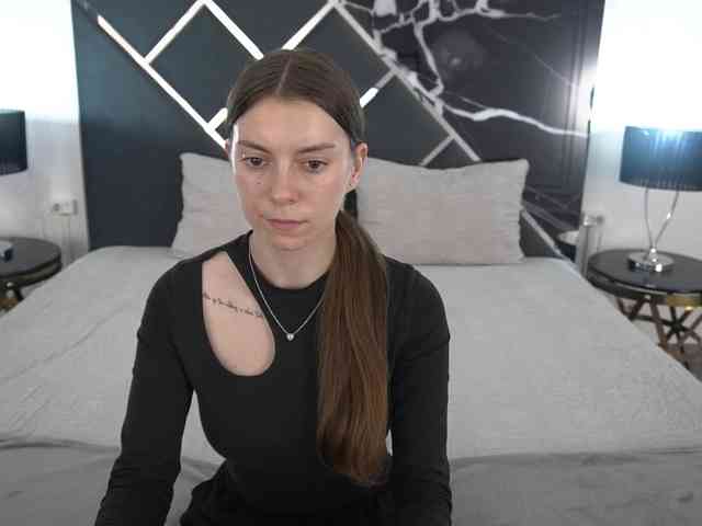 NicoleInfinity webcam