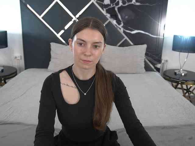 NicoleInfinity webcam