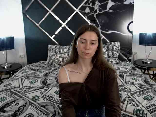 NicoleInfinity webcam