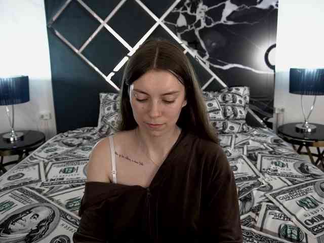 NicoleInfinity webcam