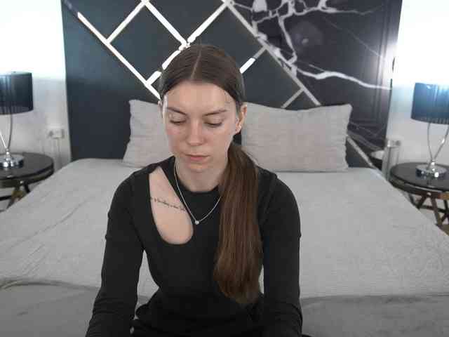 NicoleInfinity webcam