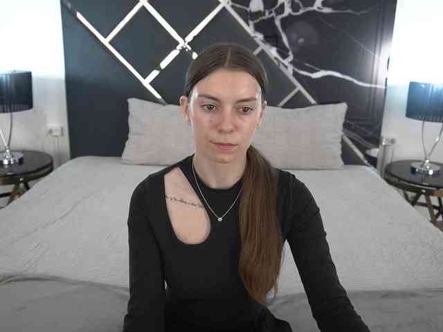 NicoleInfinity webcam