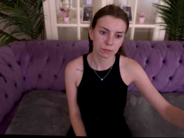 NicoleInfinity webcam