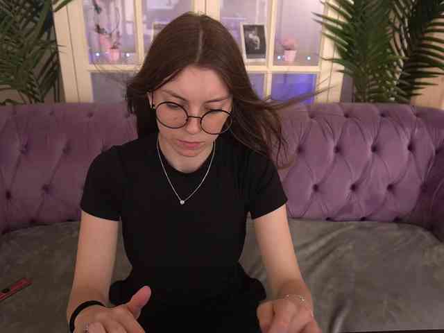 NicoleInfinity webcam