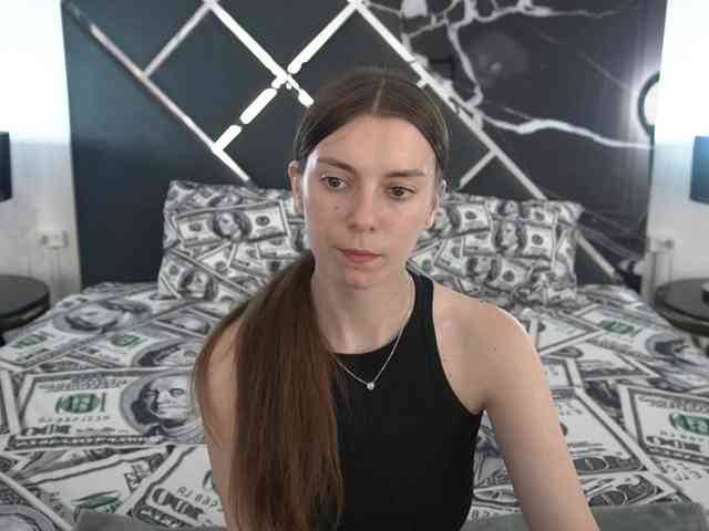 NicoleInfinity webcam