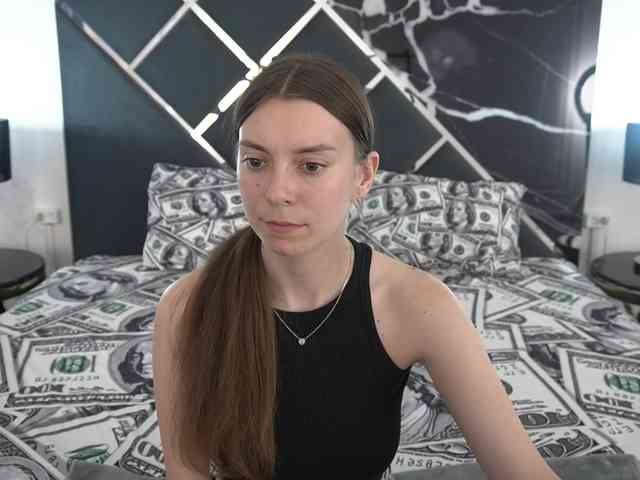 NicoleInfinity webcam
