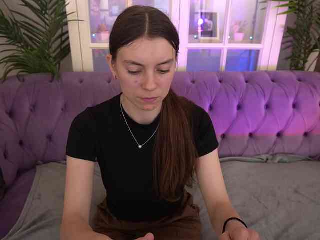 NicoleInfinity webcam
