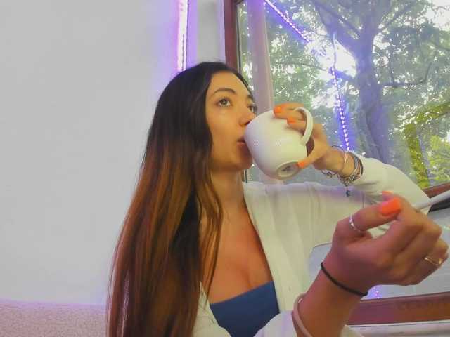 Layla-Noor live cam on BongaCams