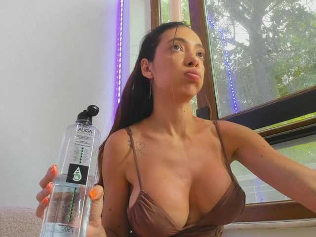 Layla-Noor live cam on BongaCams