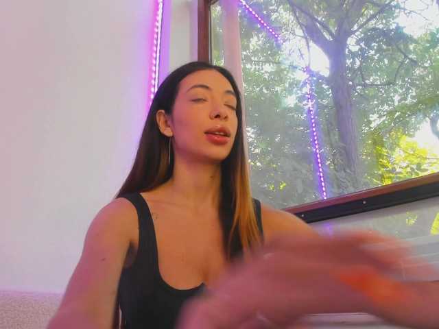 Layla-Noor live cam on BongaCams