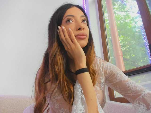 Layla-Noor live cam on BongaCams