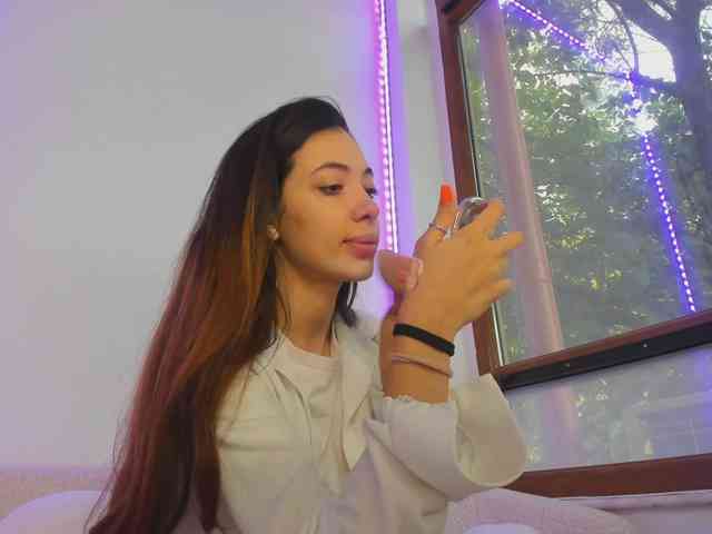 Layla-Noor webcam