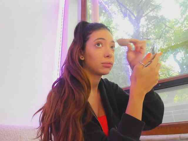 Layla-Noor webcam