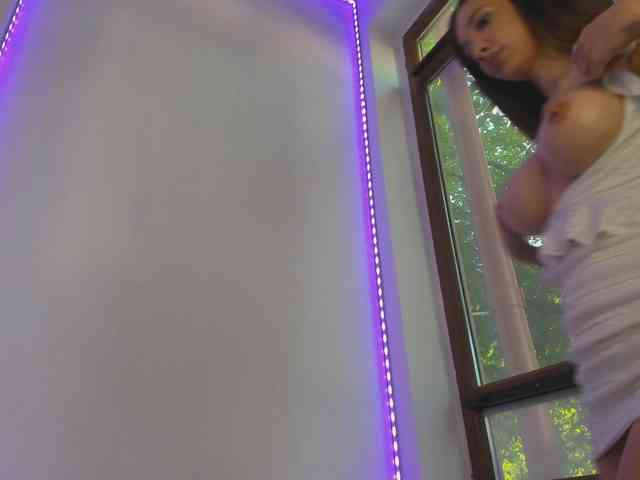 Layla-Noor webcam