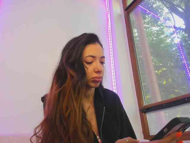Layla-Noor webcam