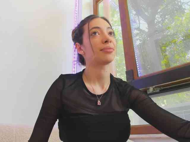 Layla-Noor webcam