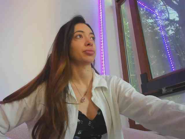 Layla-Noor webcam