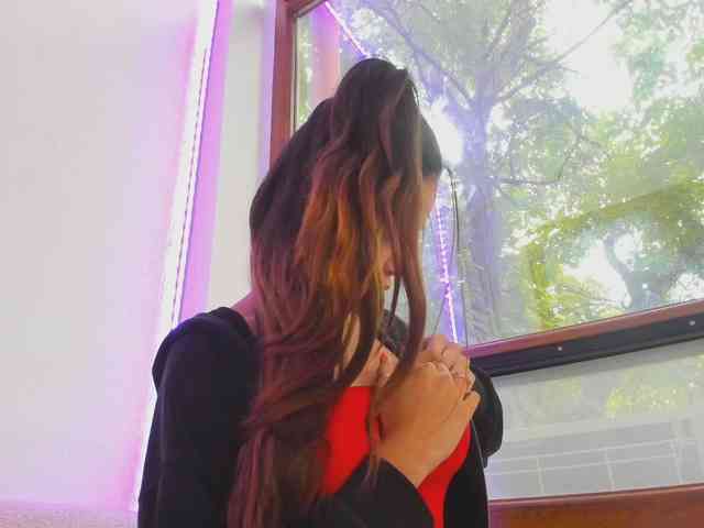 Layla-Noor webcam