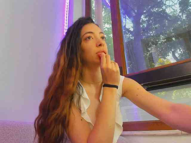 Layla-Noor webcam