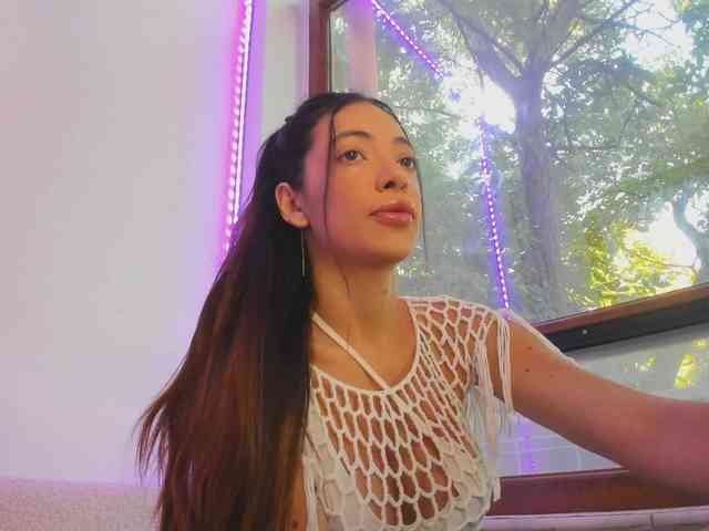 Layla-Noor webcam