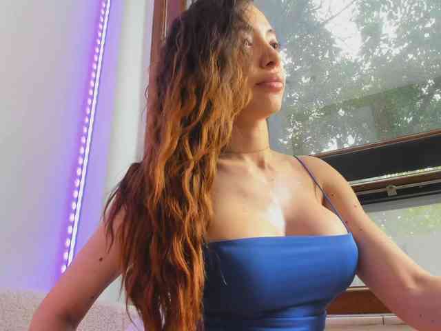 Layla-Noor webcam