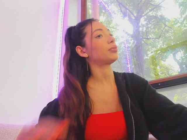 Layla-Noor webcam