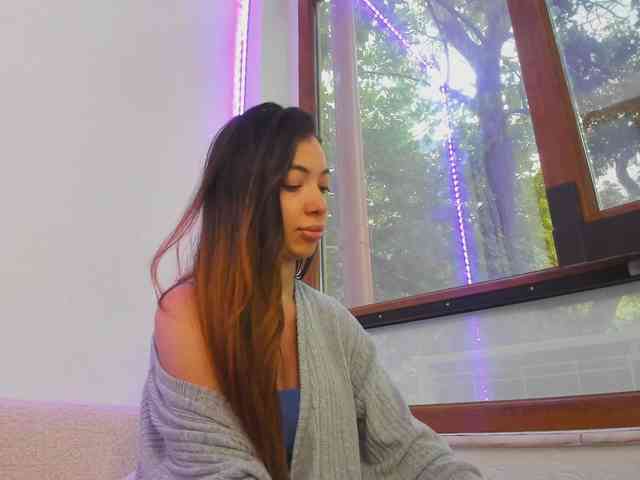 Layla-Noor webcam