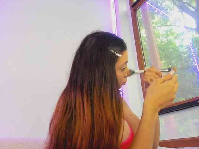 Layla-Noor webcam