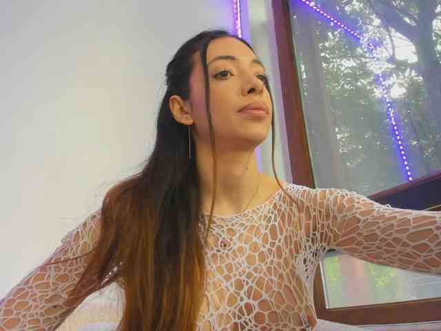 Layla-Noor webcam