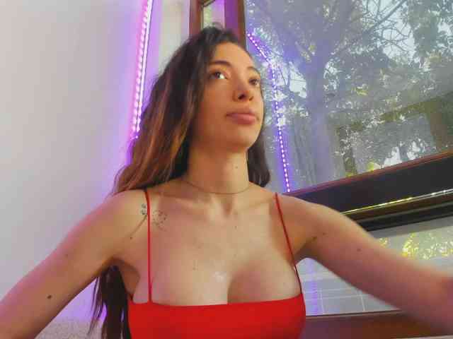Layla-Noor webcam