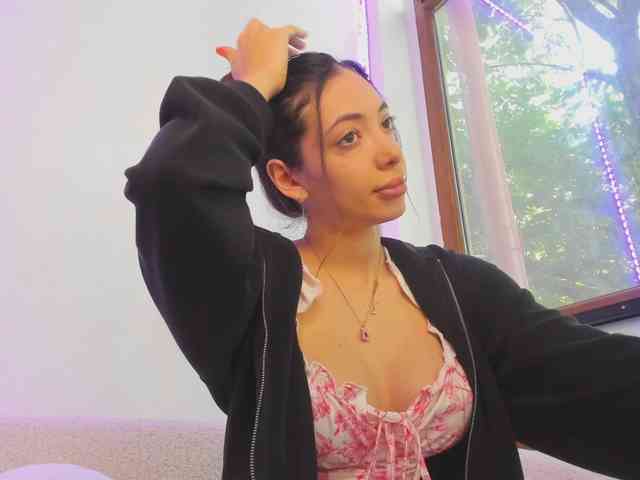 Layla-Noor webcam