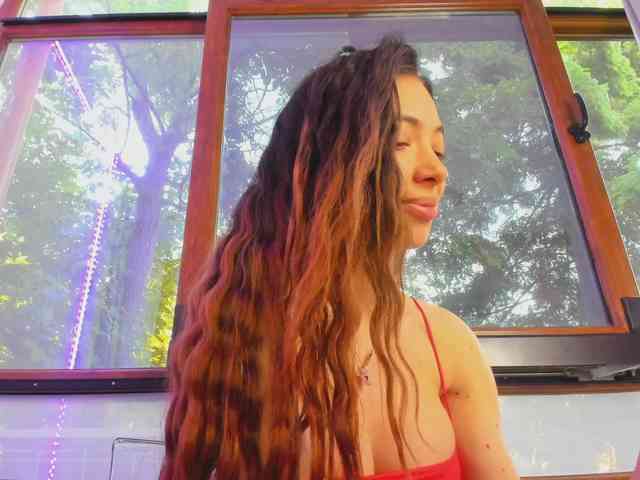 Layla-Noor webcam
