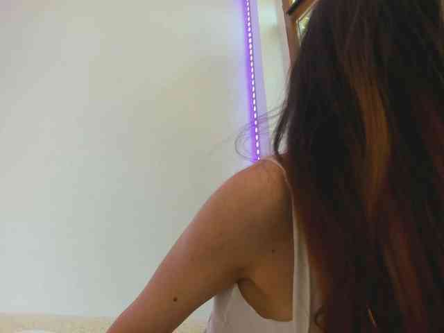 Layla-Noor webcam