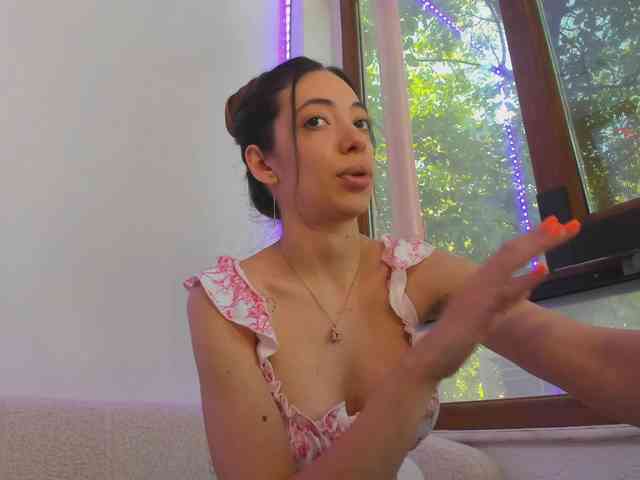 Layla-Noor webcam