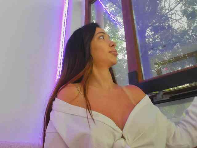 Layla-Noor webcam