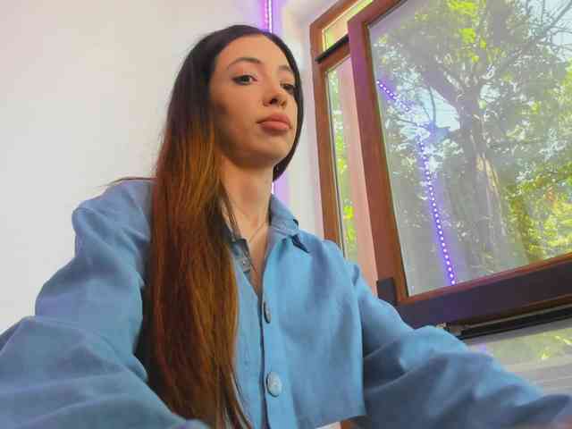 Layla-Noor webcam