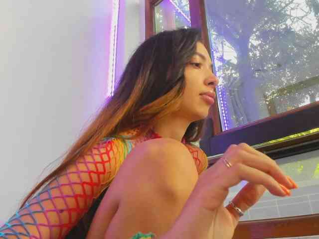 Layla-Noor webcam