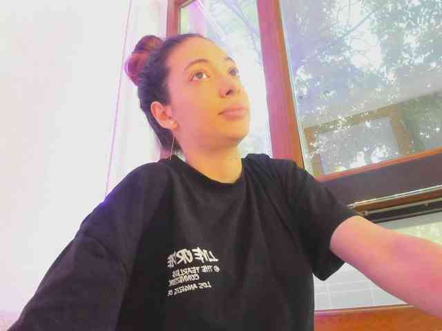 Layla-Noor webcam