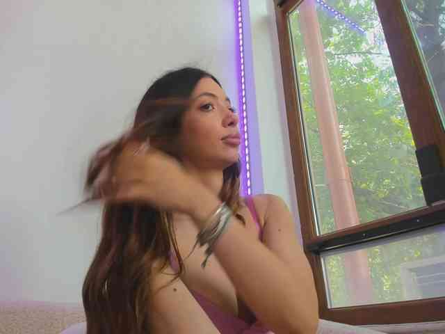 Layla-Noor webcam