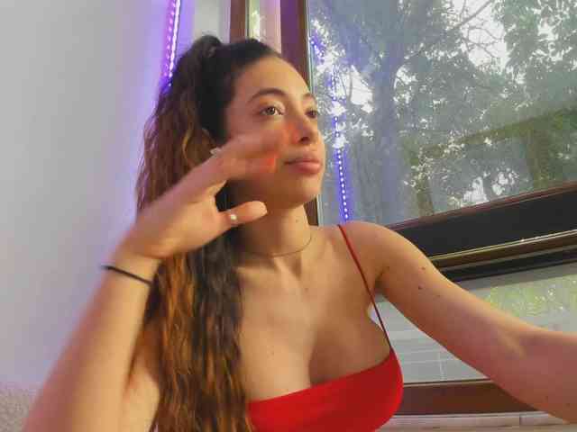 Layla-Noor webcam