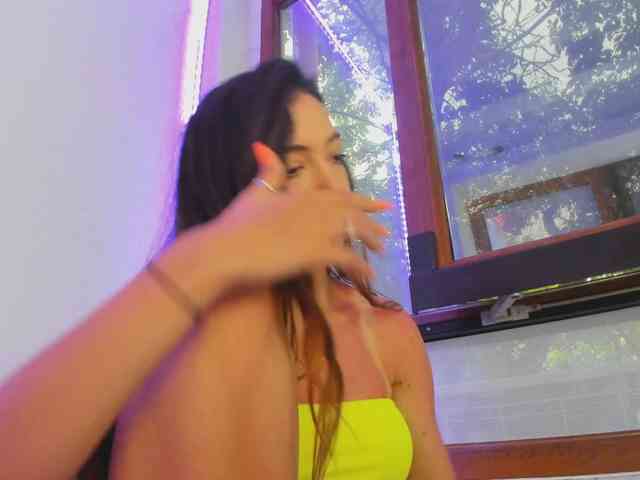 Layla-Noor webcam