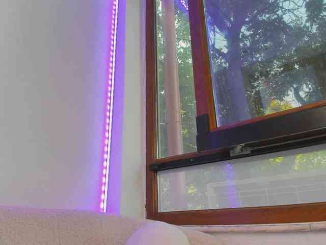 Layla-Noor webcam