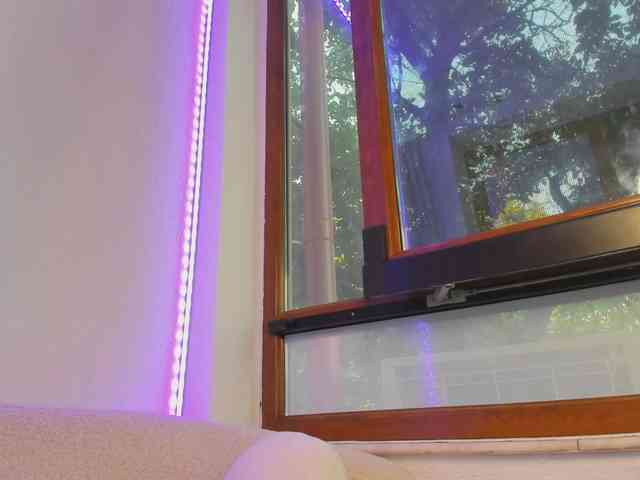 Layla-Noor webcam